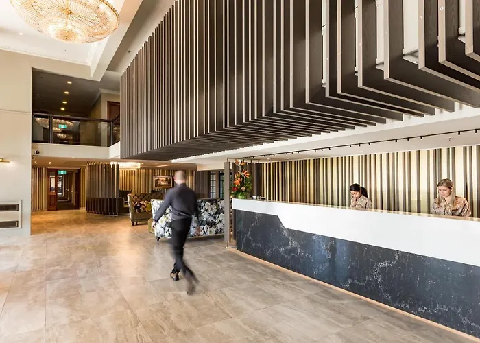 Hotel Distinction