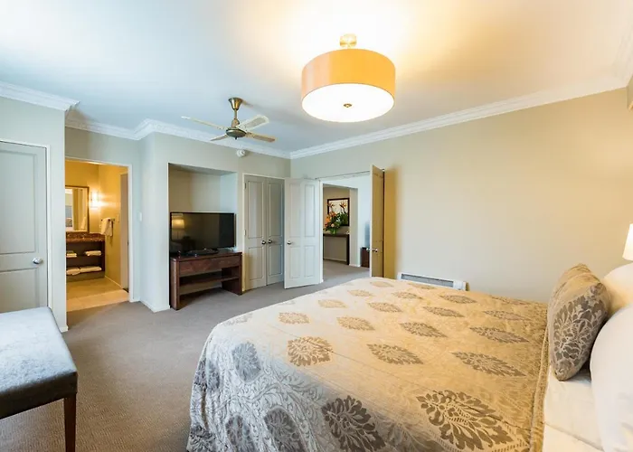 Hotel Distinction