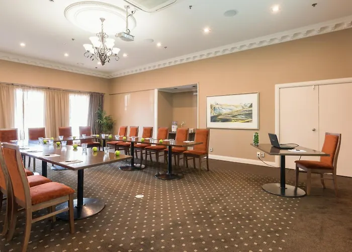 Hotel Distinction